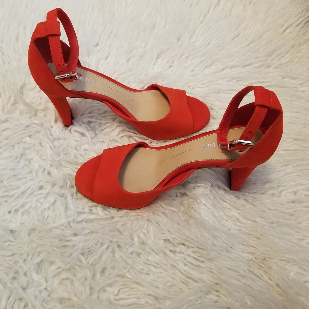 Gianni Bini Red Heels Size 8